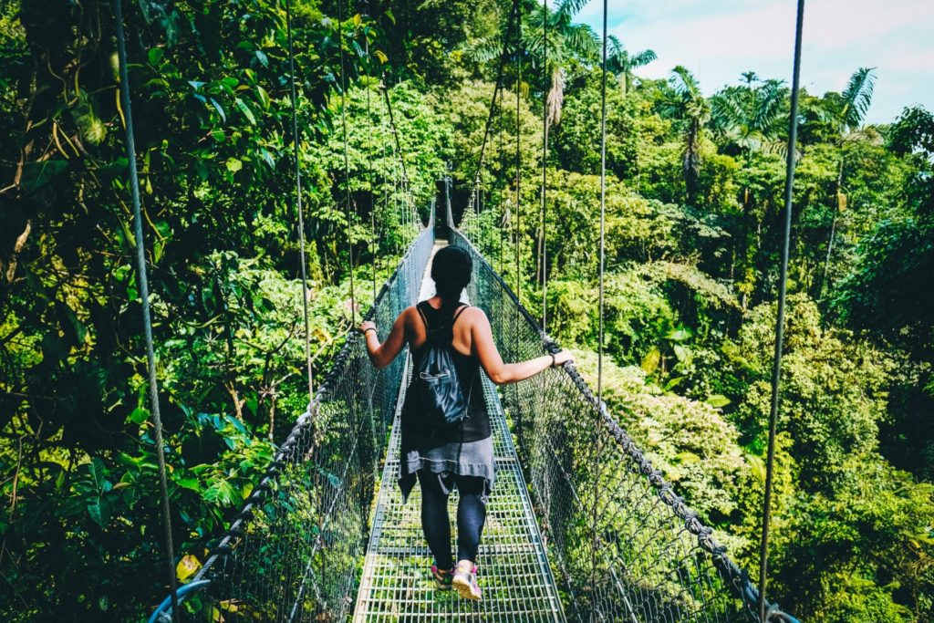 Sports d'aventure dans la jungle du Costa Rica.