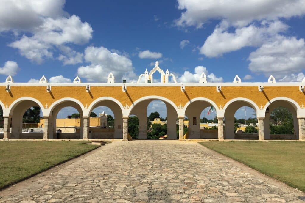 village izamal yucatan mexique, saison mexique