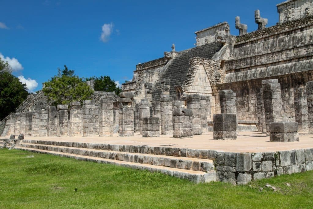 Ruines des contructions maya à Chichén Itzá au Mexique